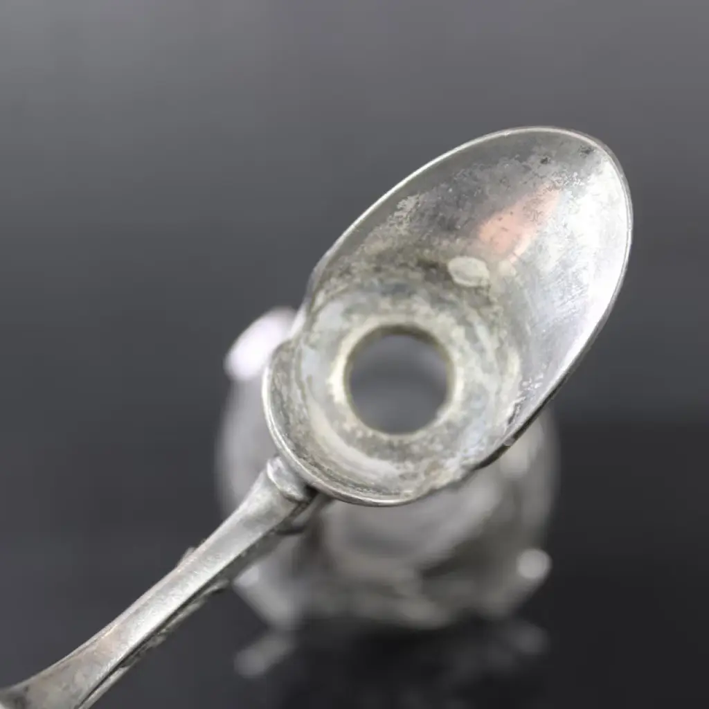 Кувшин для вина декантер в стиле Арт-Нуво, Модерн с изображением женского лица и цветочным узором. — изображение 8