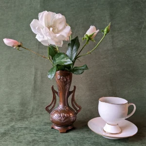 Цветочная ваза с розочками в стиле Модерн, Art Nouveau