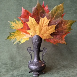 Цветочная ваза с барельефом женской головки в cтиле Модерн, Art Nouveau